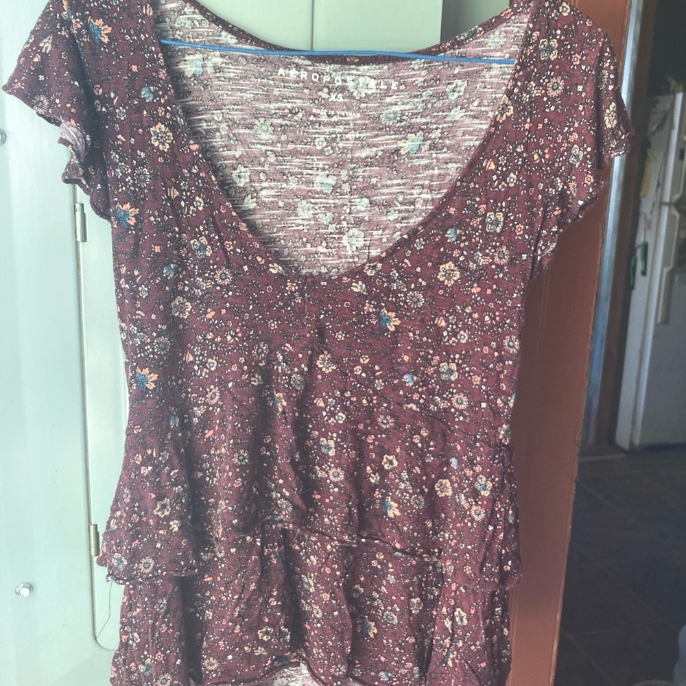 Aeropostle womens extra small top. Floral maroon color